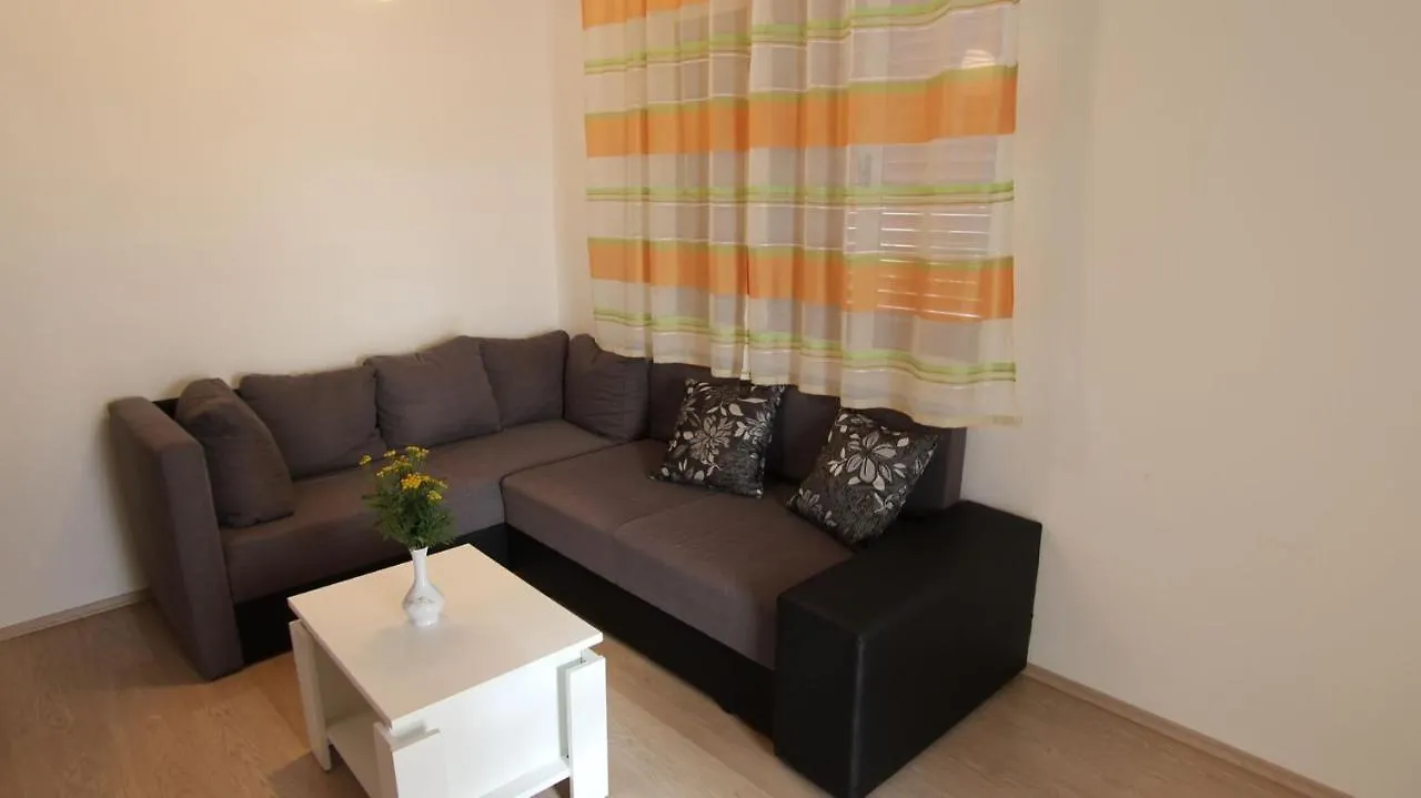 Apartments Duda Малинска Гостевой дом