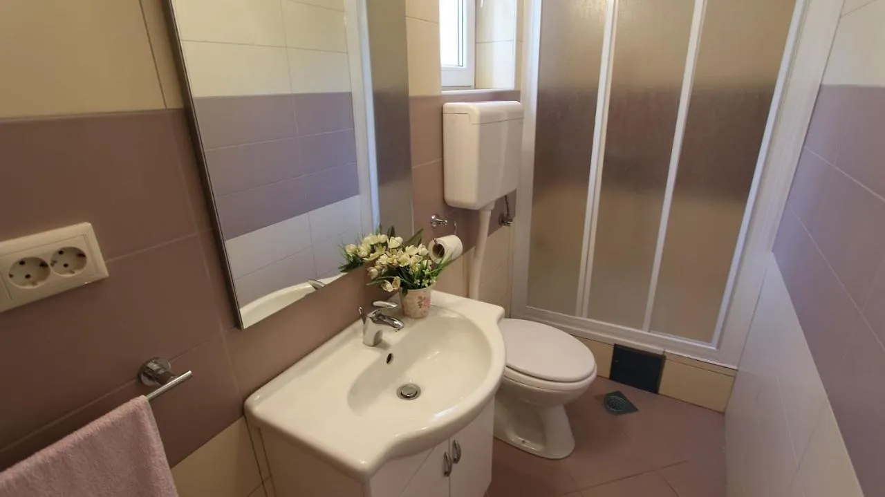 Apartments Duda Малинска Гостевой дом