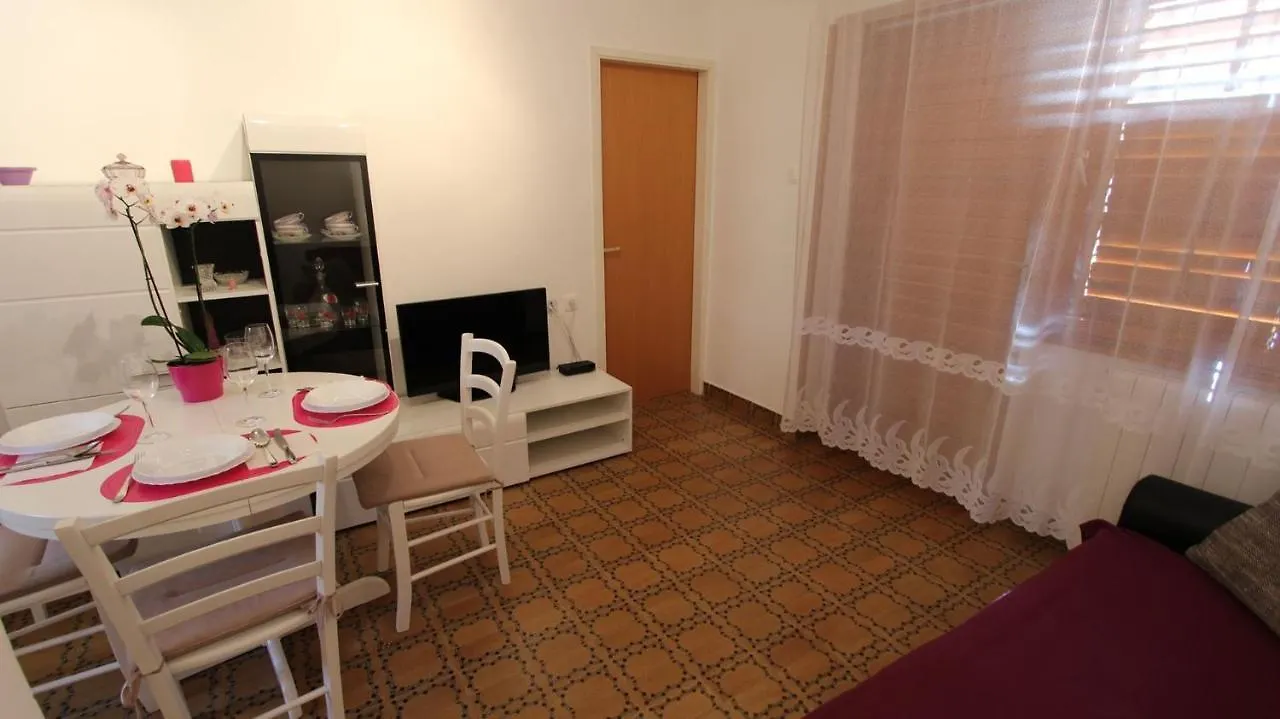 Apartments Duda Малинска 2*,  Хорватия